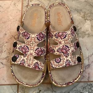 Alegria by PG Lite Fiona Size 8.5 (39) Floral Print Leather Sandals Slides. VGC.